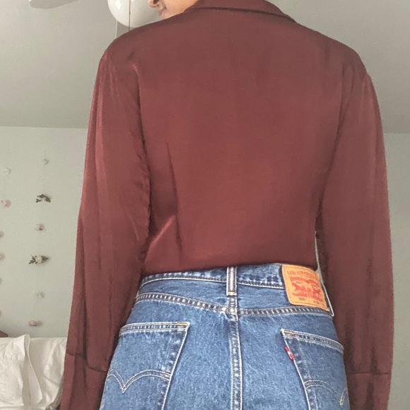 Aritzia Silk button down SIZE: S - Picture 2 of 5